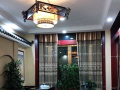 -壹阁胡羊焖饼(特色小吃街店)