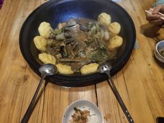 砂锅炖鱼-山妹子铁锅炖