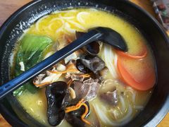 -桥香园过桥米线(国贸店)