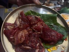 -围炉肉舍•炭烤活鳗•丹东海鲜烤肉(步行街店)