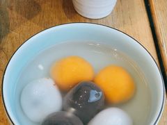 全家福汤圆（2个黑芝麻、2个椰奶、2个榴莲）-缸鸭狗(天一广场店)
