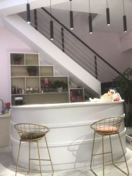 -猫小姐美发美甲造型店