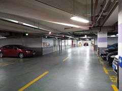 -百联又一城停车场