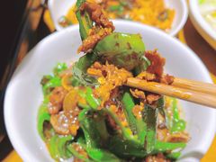 白辣椒炒肉-格塘人家·山泉水煮鱼(望兴家园店)