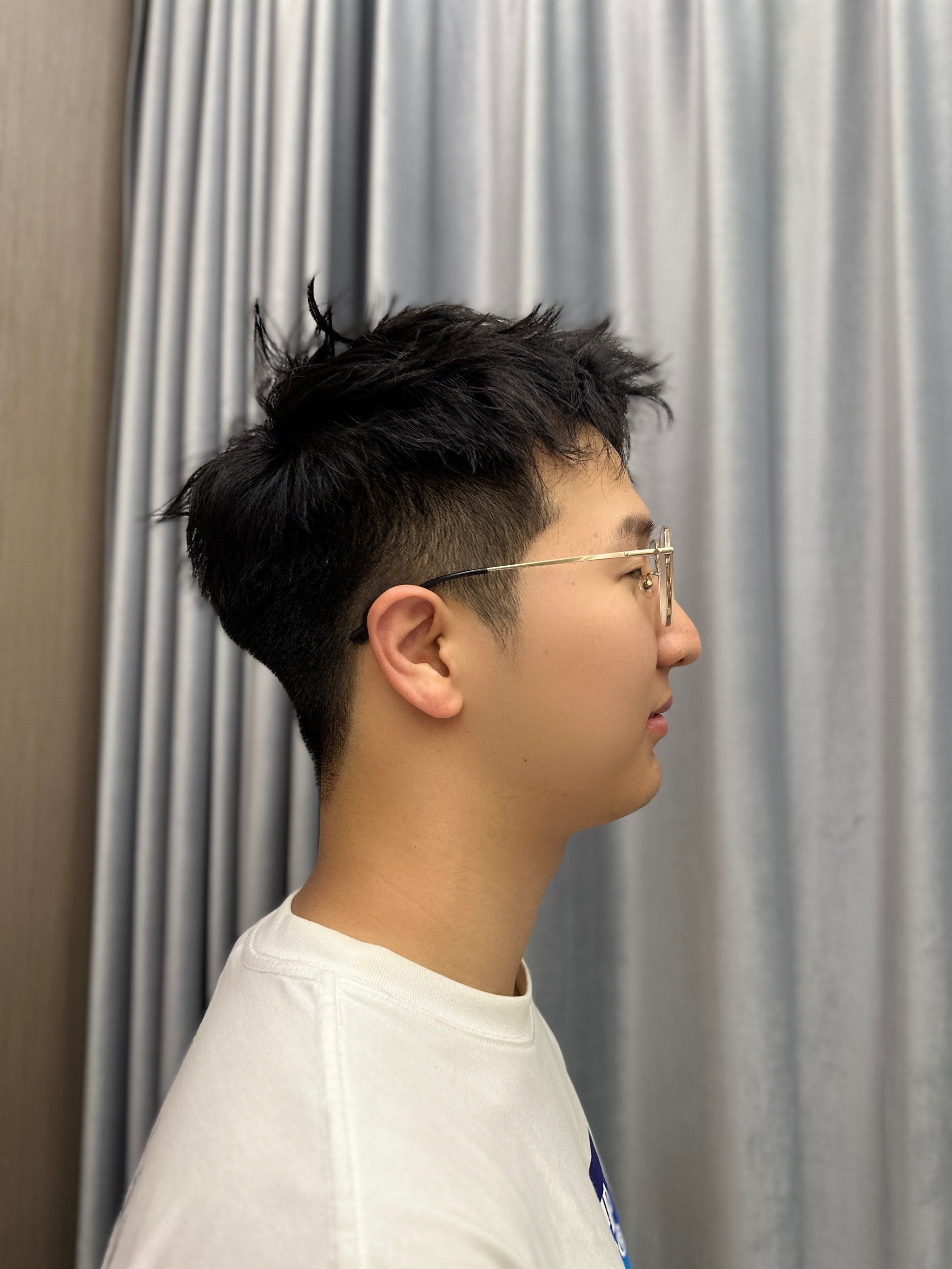 男士前刺发型