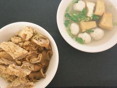 -松树干拌面店