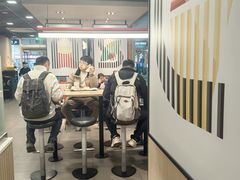 -麦当劳(轻轨曹杨路店)