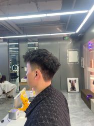 -藤野造型烫发染发