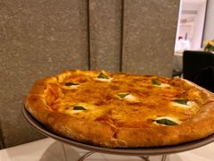 马苏里拉披萨-WOLFGANG PUCK KITCHEN & BAR(迪士尼小镇店)