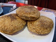麻酱烧饼-老北京胡同味道二荤铺(酒仙桥店)