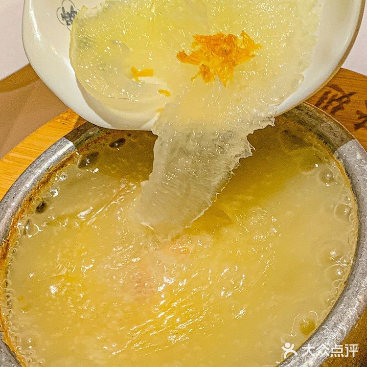 谁懂这一口鱼翅的含金量啊!才30多一碗!