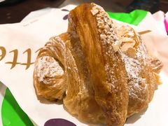 杏仁牛角包-老佛爷饼店