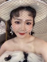 -现代经典婚纱摄影