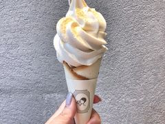 特浓牛乳王脆筒-喜茶(上海五角场万达店)