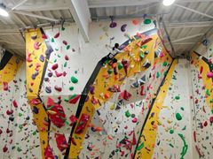 -问山MountQuest攀岩馆