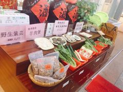 -鹏城人家海鲜酒家·23年老字号(较场尾店)