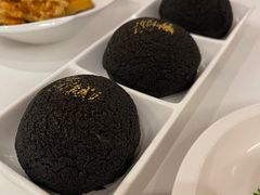 竹炭焗叉烧包-香港喜来登酒店天宝阁