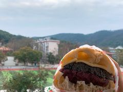 -沁屋面包店(人民东路店)