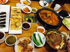 -喇喇排骨火锅·传统韩式脊骨汤(望京西园总店)