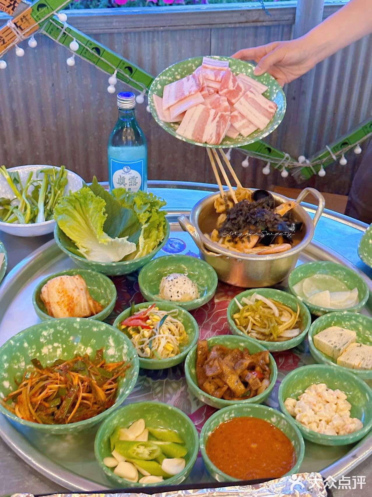 来韩国街的首尔夜市吃烤肉啦🍗