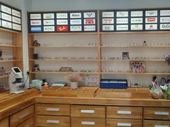 -豪门视光·星趣控·蔡司依视路眼镜代理商(中央大街店)