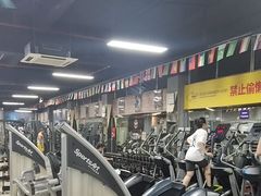 -星动力健身俱乐部(新塘店)