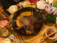 -岗上渣渣老火锅(两路口店)