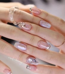 -莎拉美学·美甲美睫