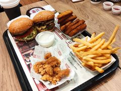 -The Habit Burger Grill 哈比特汉堡(世博店)