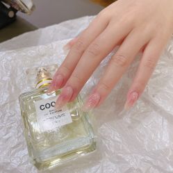 -灰姑娘美甲美睫馆