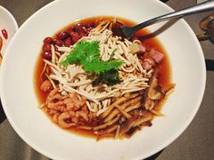 多味烫干丝-小厨娘绣中淮扬(大行宫科巷店)