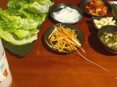 -肉甲韩国木炭烤肉(新壹街1店)