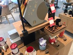 零售区-星巴克臻选(上海淮海百盛购物中心店)