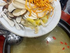 -菌之家·专业纯野生菌火锅·特色炒菌