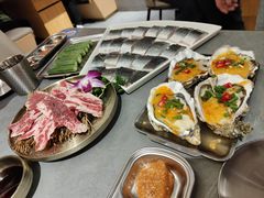 -围炉肉舍•炭烤活鳗•丹东海鲜烤肉(步行街店)