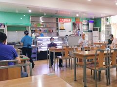 大堂-清真老铁家灌汤包