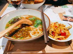 泡椒酸笋牛蛙圆粉-百春原湖南牛肉粉(百联世纪店)
