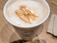 烤巴旦木牛乳拿铁-星巴克(北京佳程广场店)