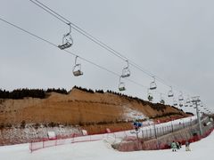 -采薇庄园四季滑雪场