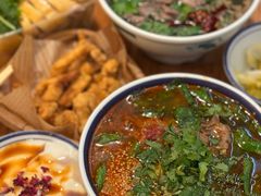 -云阿蛮云南生烫牛肉米线(奉贤路店)