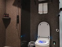 -万泊酒店(长沙五一广场国金中心店)