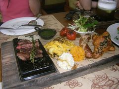 -Mark&Mars Restaurant