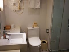 -全季酒店(重庆李子坝牛角沱地铁站店)