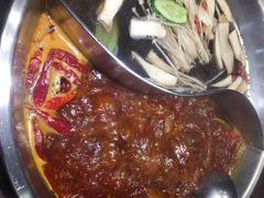 菌香鸳鸯锅-晓宇重庆火锅(赛格国际购物中心店)