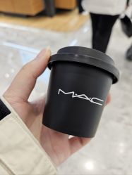 -M·A·C