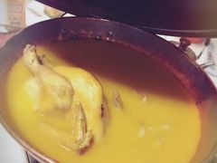 -鲜入围煮花胶鸡海鲜火锅