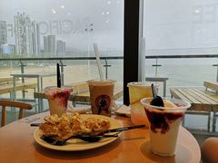 靠窗位-太平洋咖啡(海天驿站店)