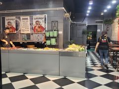 -愉肴麻辣香锅(中山路店)