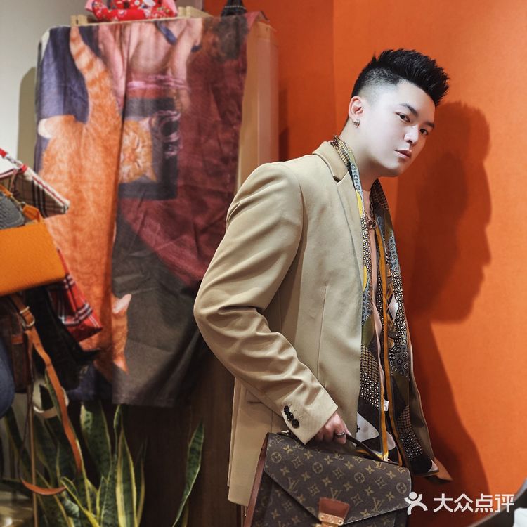 重庆探店|【富川中古】写字楼里的包包天堂💼