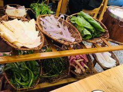 -阿婆情腊排骨火锅(金虹路店)